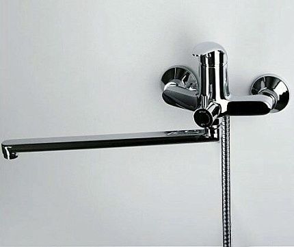 Isen 2602L Смеситель для ванны с длинным изливом
